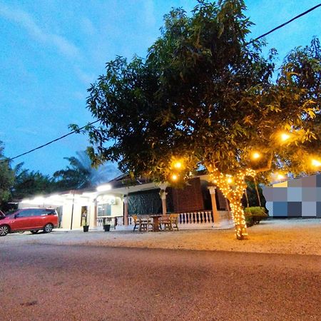 Basrie Villa "Mslim Only" - Mini Cinema , Private Pool , Wi-Fi , Netflix ムアル エクステリア 写真