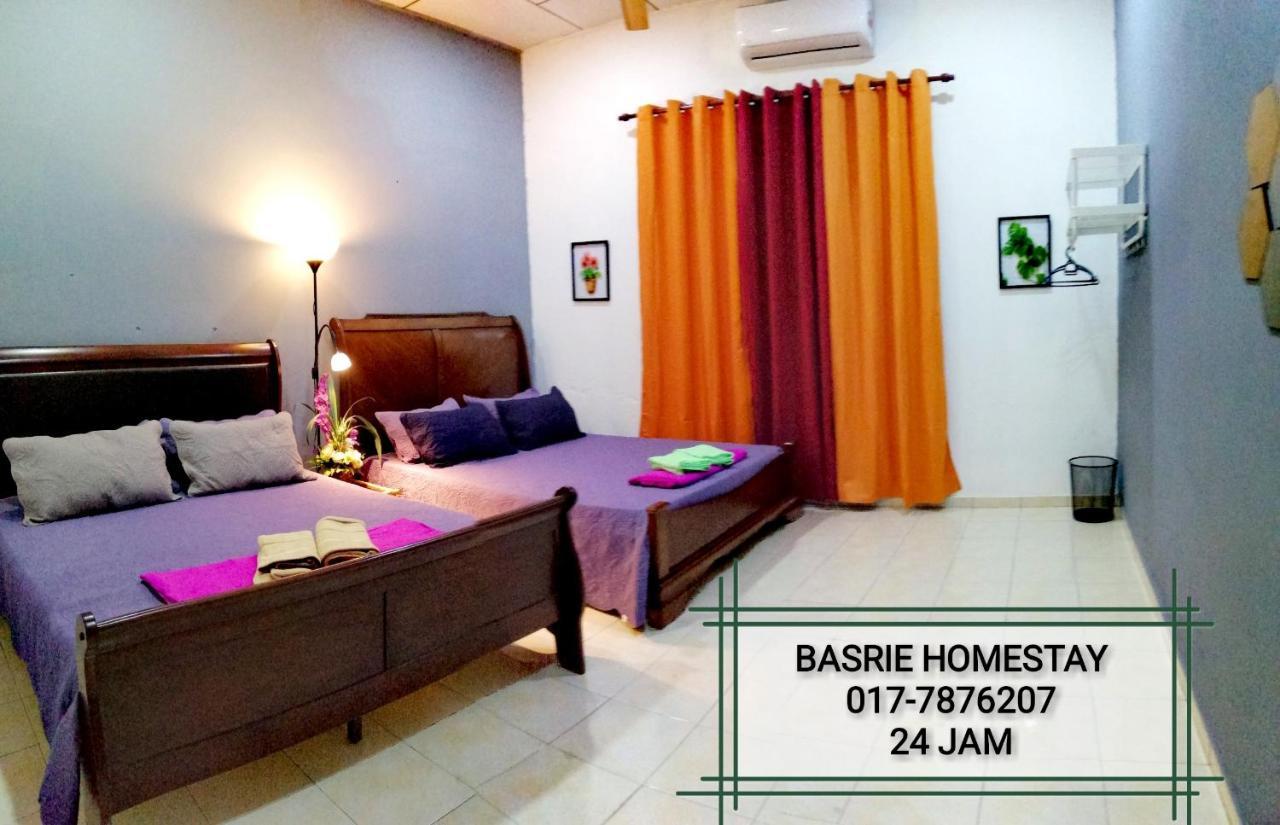 Basrie Villa "Mslim Only" - Mini Cinema , Private Pool , Wi-Fi , Netflix ムアル エクステリア 写真