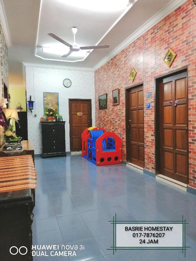 Basrie Villa "Mslim Only" - Mini Cinema , Private Pool , Wi-Fi , Netflix ムアル エクステリア 写真